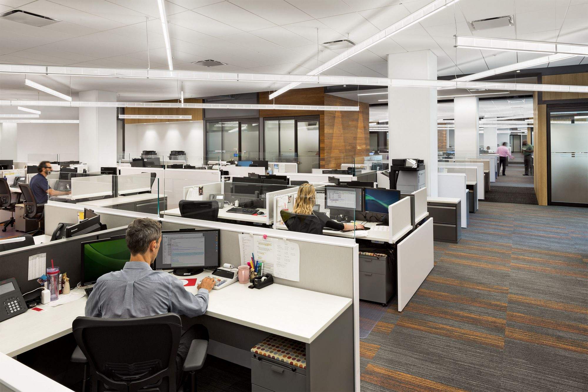 大巨龍pvc地板耐磨,抗壓,不留痕跡