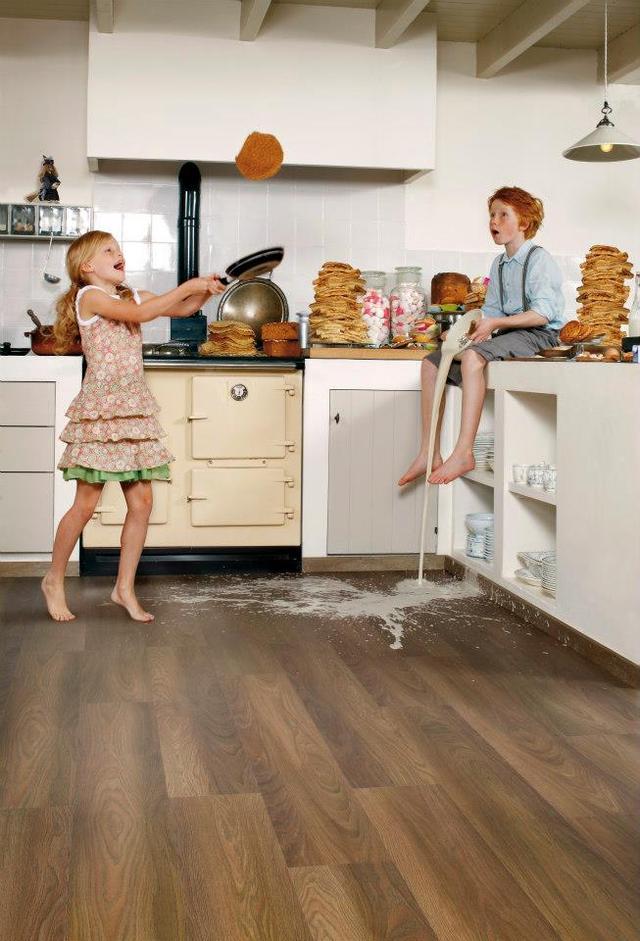 推動行業的未來發展,卡曼國際退出SPC地板